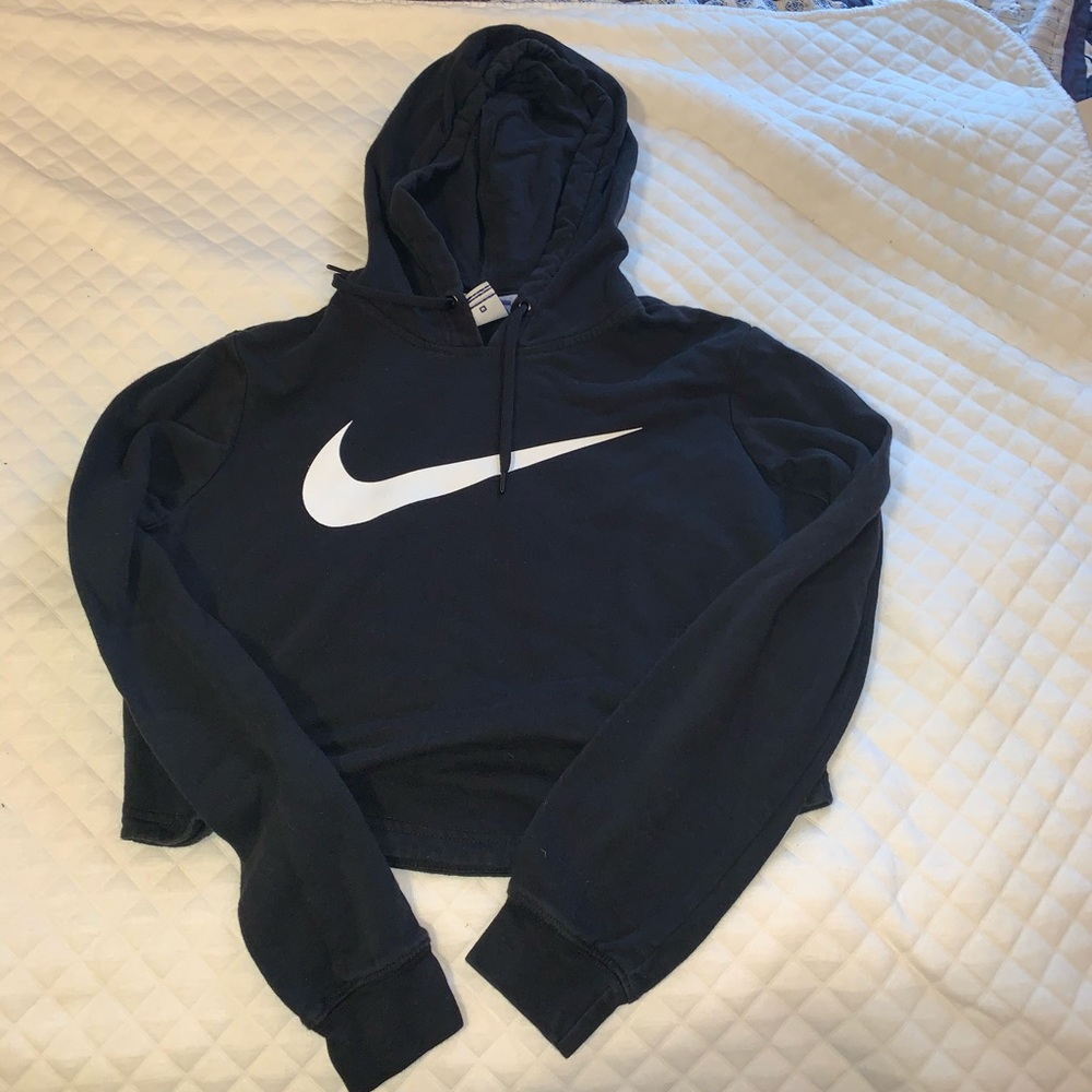 Nike women’s cropped sweat shirt